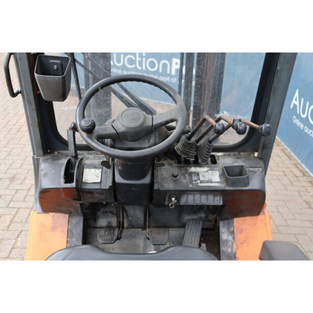 2004 تويوتا 42-7FGF25-45359663