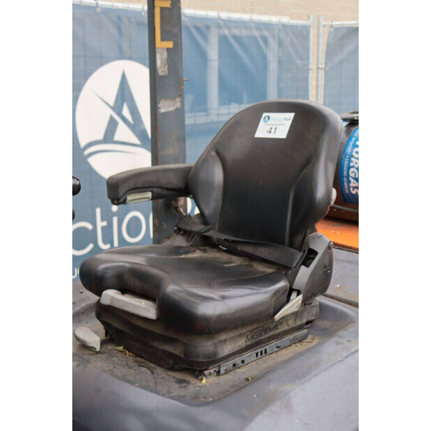 2004 تويوتا 42-7FGF25-45359665