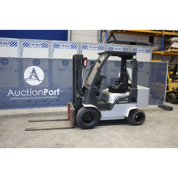 2005 NISSAN O1A15-45360082