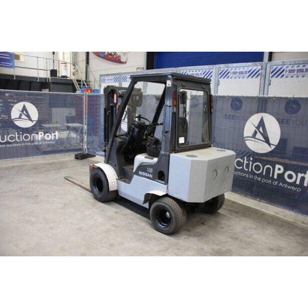 2005 NISSAN O1A15-45360084