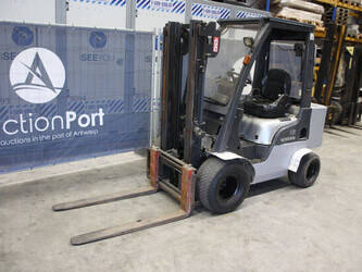 2005-nissan-o1a15-1414302-45360089