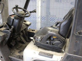 2005-nissan-o1a15-1414302-45360103