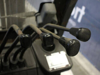 2005-nissan-o1a15-1414302-45360108