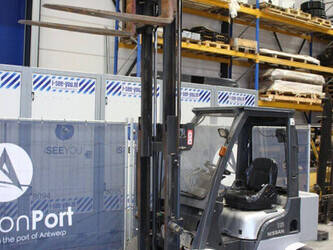 2005-nissan-o1a15-1414302-45360110