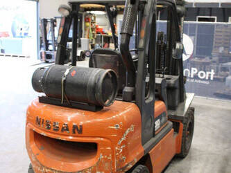 2000-nissan-30-1414307-45360229