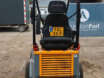 2019-giant-d254sw-1414318-45360537