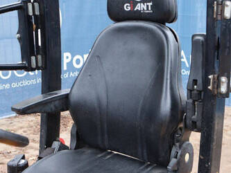 2019-giant-d254sw-1414318-45360561