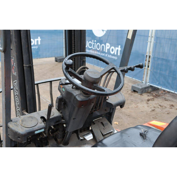 2000 تويوتا 5FBE18-45360594