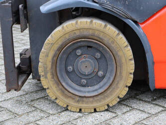 2013-linde-e16h-01-1414322-45360705