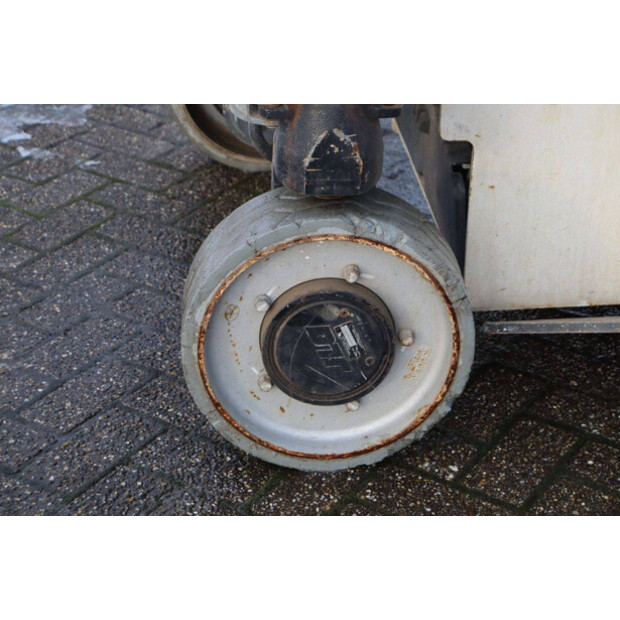 2014 جيه ال جي 2646ES-45360738