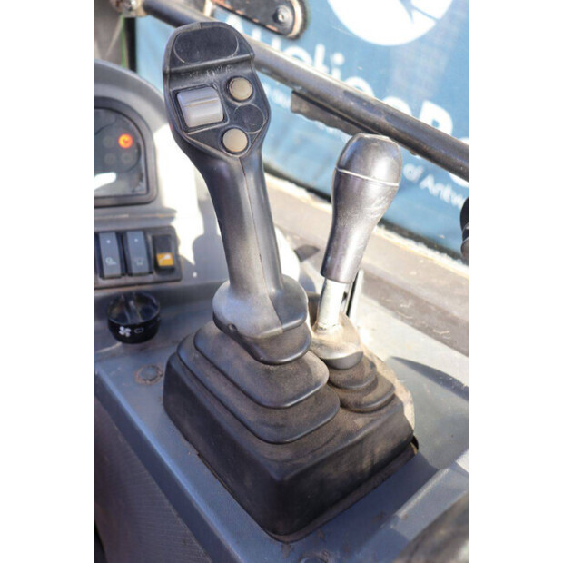 2005 فولفو L25B-P-45360905