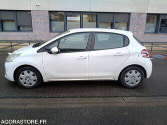 2013-peugeot-208-1414433-45375021