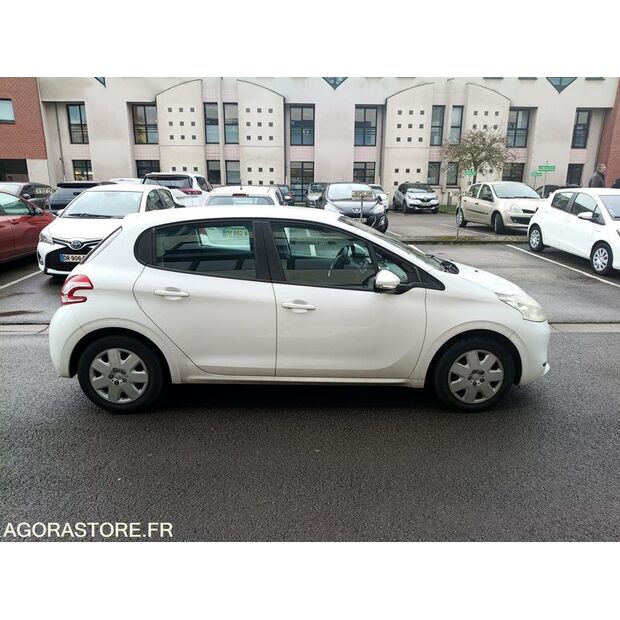 2013 Peugeot 208-45375022