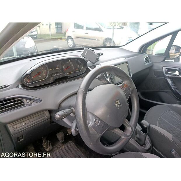 2013 Peugeot 208-45375026