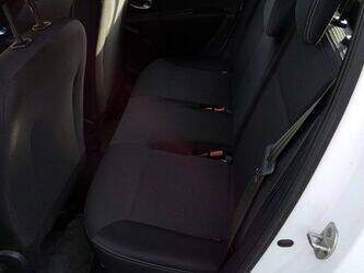 2012-renault-clio-1414434-45375037