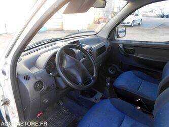 2004-peugeot-partner-1414079-45375066