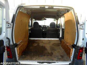 2004-peugeot-partner-1414079-45375067