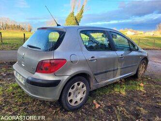 2004-peugeot-307-1414115-45375114