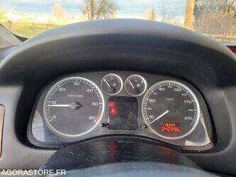 2004-peugeot-307-1414115-45375123