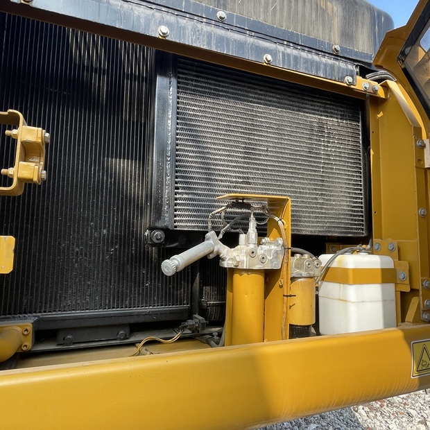 2024 كاتربيلر 336D2L-45375438