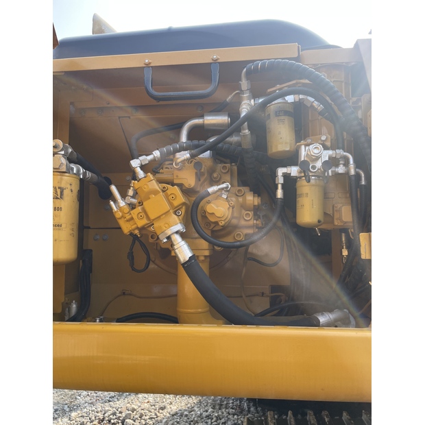 2024 كاتربيلر 336D2L-45375442