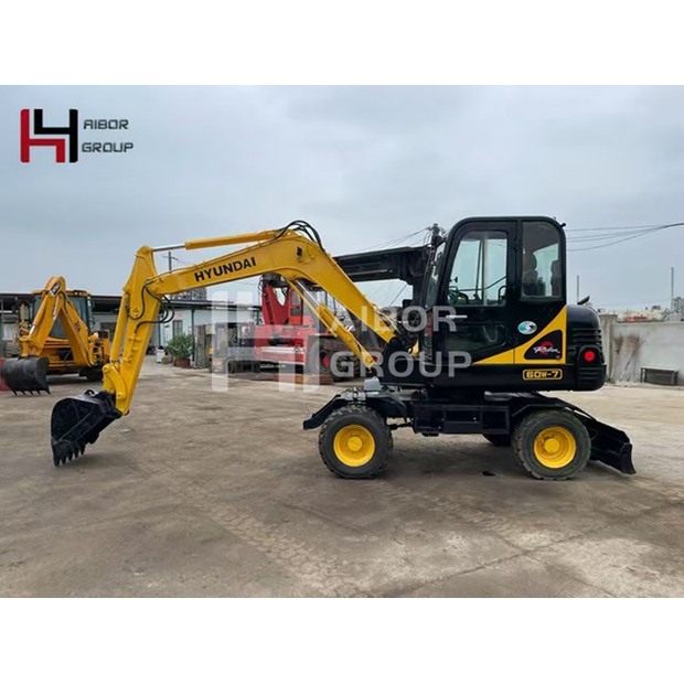 2022 هيونداي R60W-7-45375692