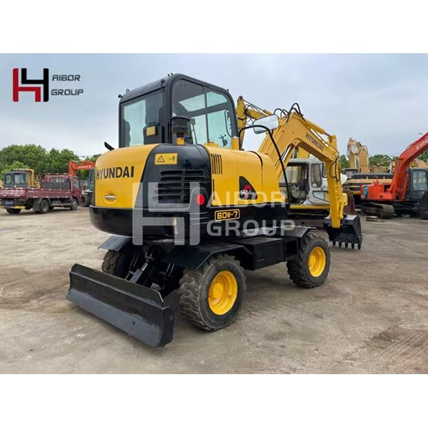 2022 هيونداي R60W-7-45375696