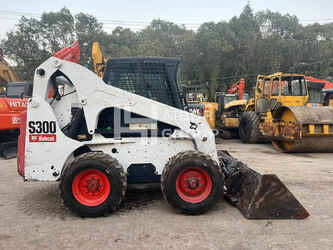 2021-bobcat-s300-1414466-45375747