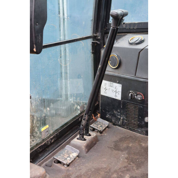 2021 جيه سي بي 16C-1 T3-45376398