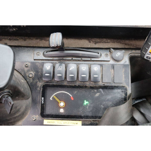 2021 جيه سي بي 16C-1 T3-45376401