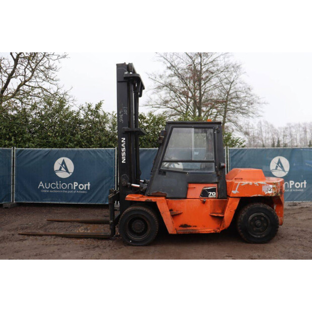 2003 NISSAN VF05H70U-45376410