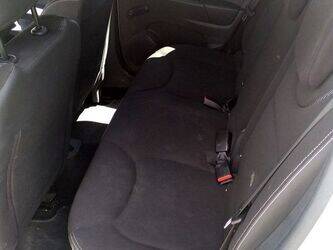 2013-renault-clio-1414558-45388894