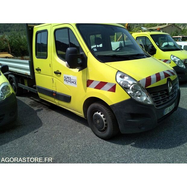 2015 رينو Master-45389021