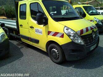 2015-renault-master-1414570-45389021