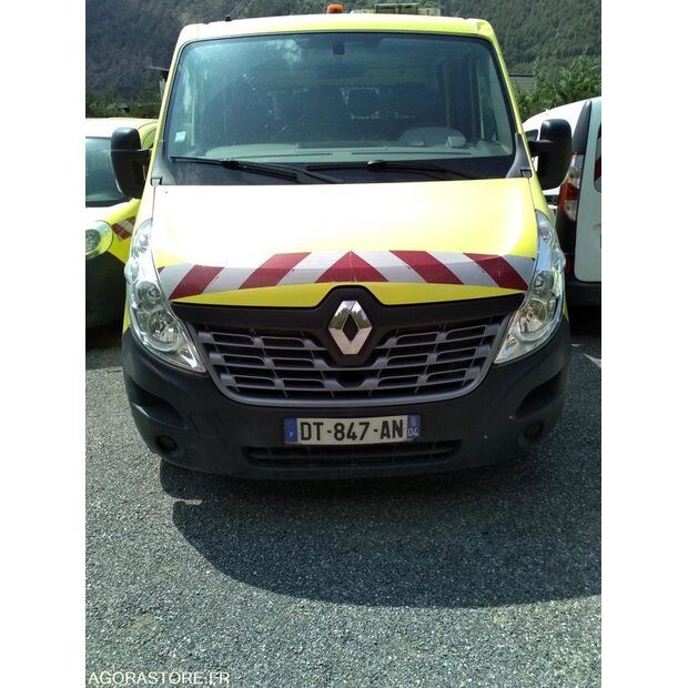 2015 رينو Master-45389022