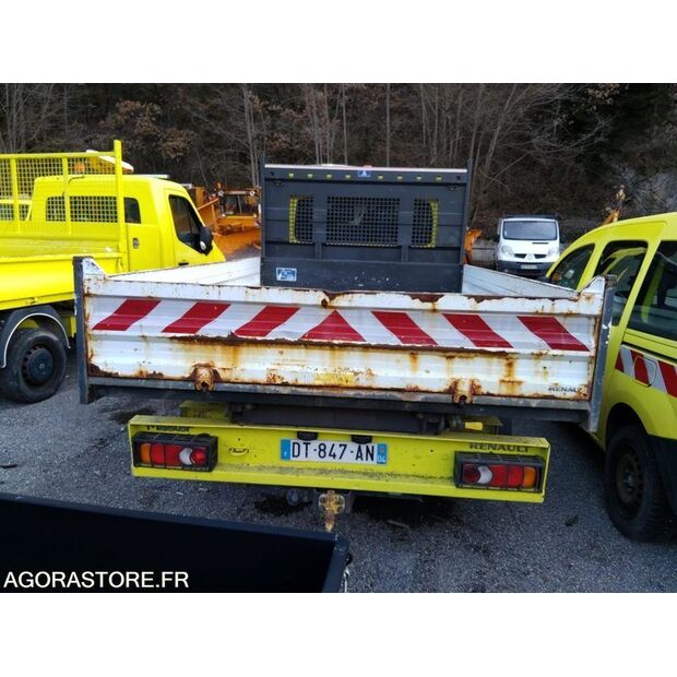 2015 رينو Master-45389025