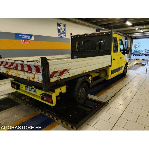 2015 رينو Master-45389026