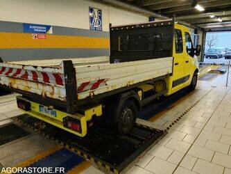 2015-renault-master-1414570-45389026