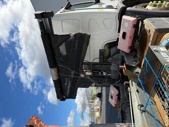 2010-renault-premium-1414572-45389036