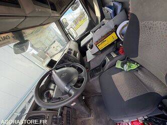 2010-renault-premium-1414572-45389039