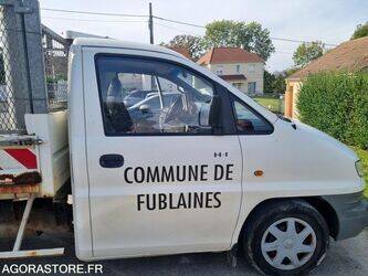 2005-hyundai-h200-1414576-45389072