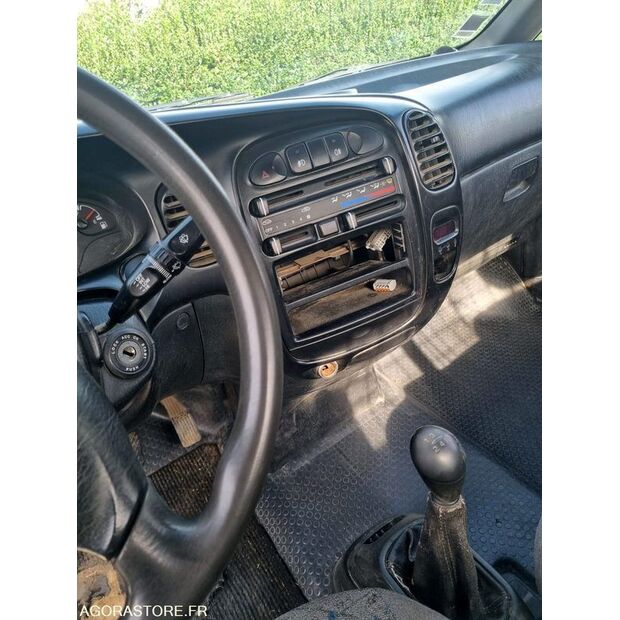 2005 هيونداي H200-45389075