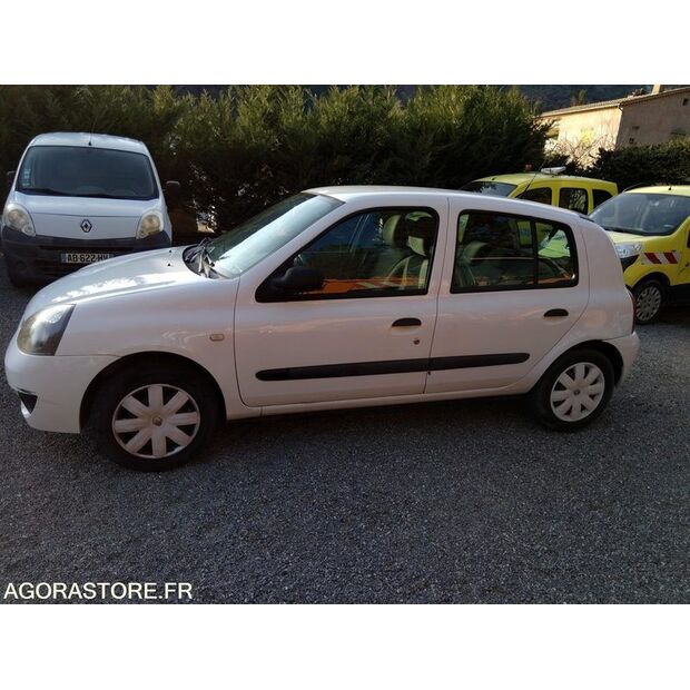 2008 Renault Clio-45389083
