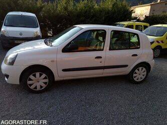 2008-renault-clio-1414577-45389083