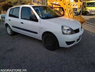 2008-renault-clio-1414577-45389086