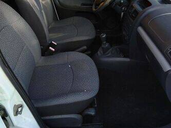 2008-renault-clio-1414577-45389087