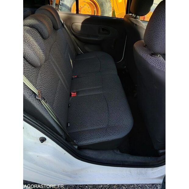 2008 Renault Clio-45389088