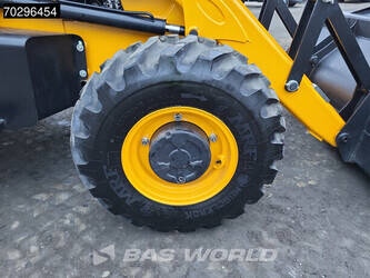 2025-jcb-3dx-plus-1389260-45389237