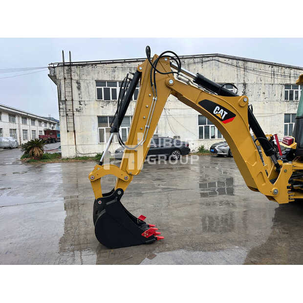 2024 Caterpillar 420F-45389873