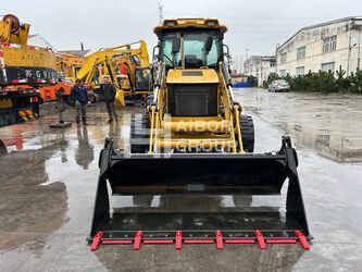 صورة ل لوادر حفارة 2024 كاتربيلر 420F